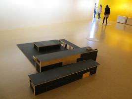 El gran joc El Constructors amb alumnes de La Síni en l'espai expositiu